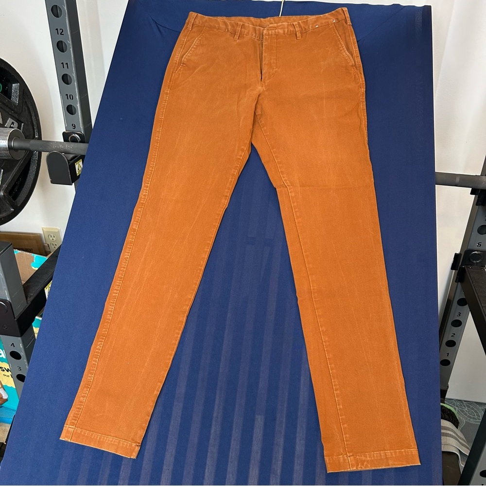 Uniqlo Men's Brown Corduroy  Pants‎ in Size 32x34